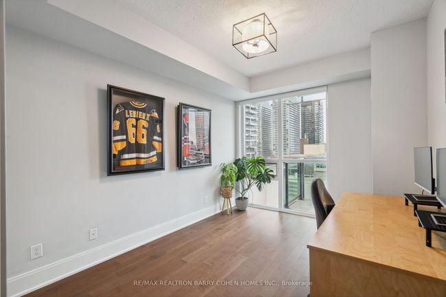 1414 - 70 Roehampton Ave, Condo with 2 bedrooms, 2 bathrooms and 1 parking in Toronto ON | Image 18