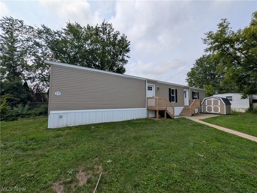 40-235 Edgecliff W, Elyria, OH, 44035 | Card Image