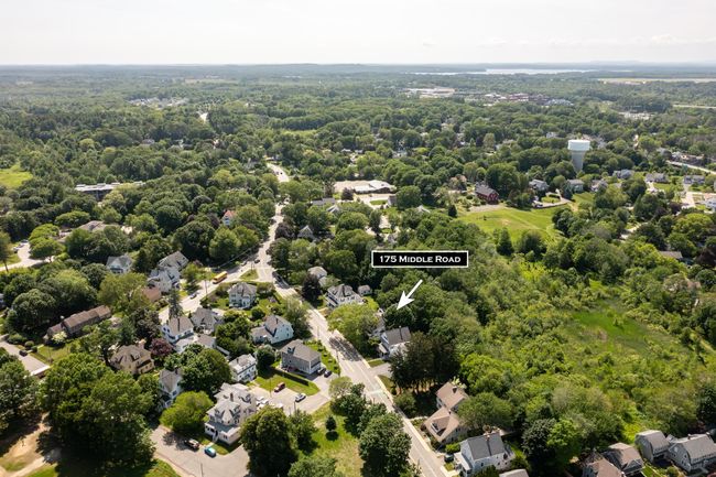 175 Middle Rd, House other with 4 bedrooms, 3 bathrooms and null parking in Portsmouth NH | Image 51