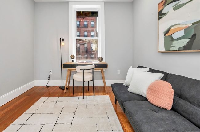 APT-1 - 162 W Concord St, Condo with 2 bedrooms, 2 bathrooms and 1 parking in Boston MA | Image 14