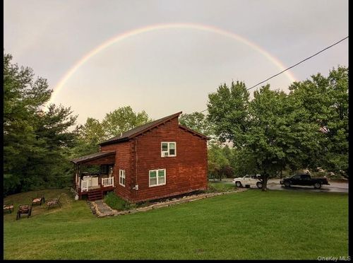 12 Wyms Heights Dr, Marlboro, NY, 12542-5120 | Card Image