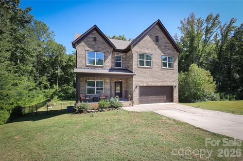 10105 Greenwood Ct, Charlotte, NC, 28215-8021 | Card Image