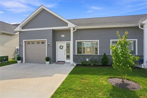 6 W Valley Cir, West Warwick, RI, 02893-1861 | Card Image