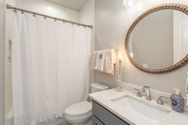 Downstairs Full Guest Bath | Image 20