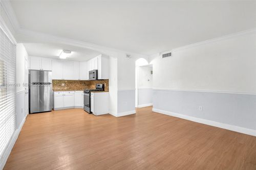 apt-1-3245 Virginia St, Miami, FL, 33133-5241 | Card Image