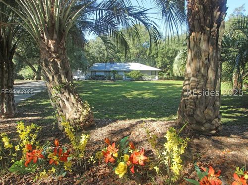 1 Tabby Rd, Hilton Head Island, SC, 29928-3823 | Card Image