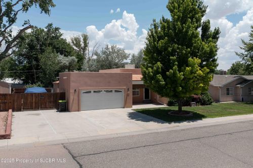 1012 Valley View Dr, Bloomfield, NM, 87413-1495 | Card Image
