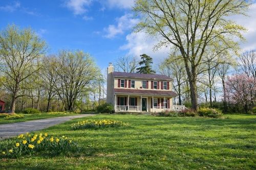 9289 S Street Rd, Le Roy, NY, 14482-8812 | Card Image