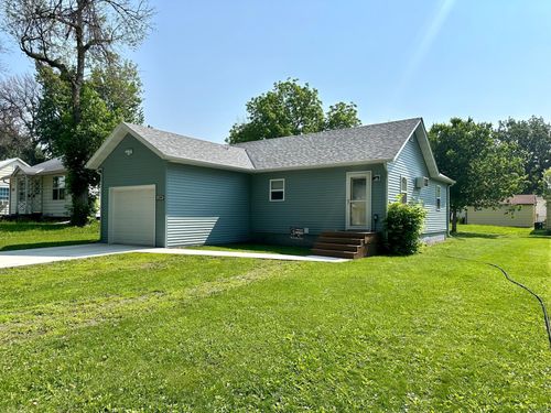 1208 Apel Ave, Worthington, MN, 56187-1618 | Card Image