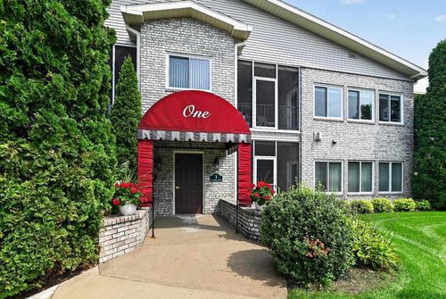 102-1 Cherokee Cir, Madison, WI, 53704-8487 | Card Image