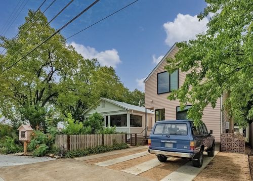 901 Brentwood St, Austin, TX, 78757-3032 | Card Image