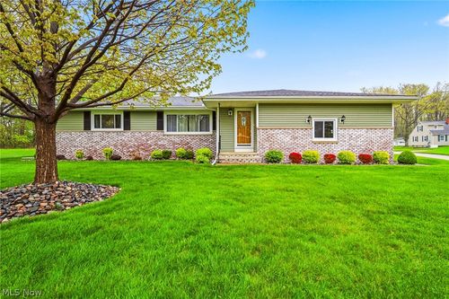 2531 Burlingham Dr, Ashtabula, OH, 44004-2335 | Card Image