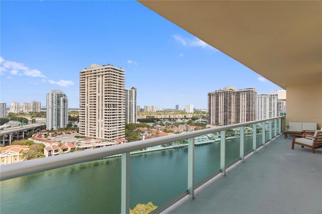 7 - 19390 Collins Ave, Condo with 2 bedrooms, 2 bathrooms and null parking in Sunny Isles Beach FL | Image 5