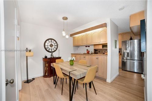 d-9135 Sw 20th Pl, Davie, FL, 33324 | Card Image