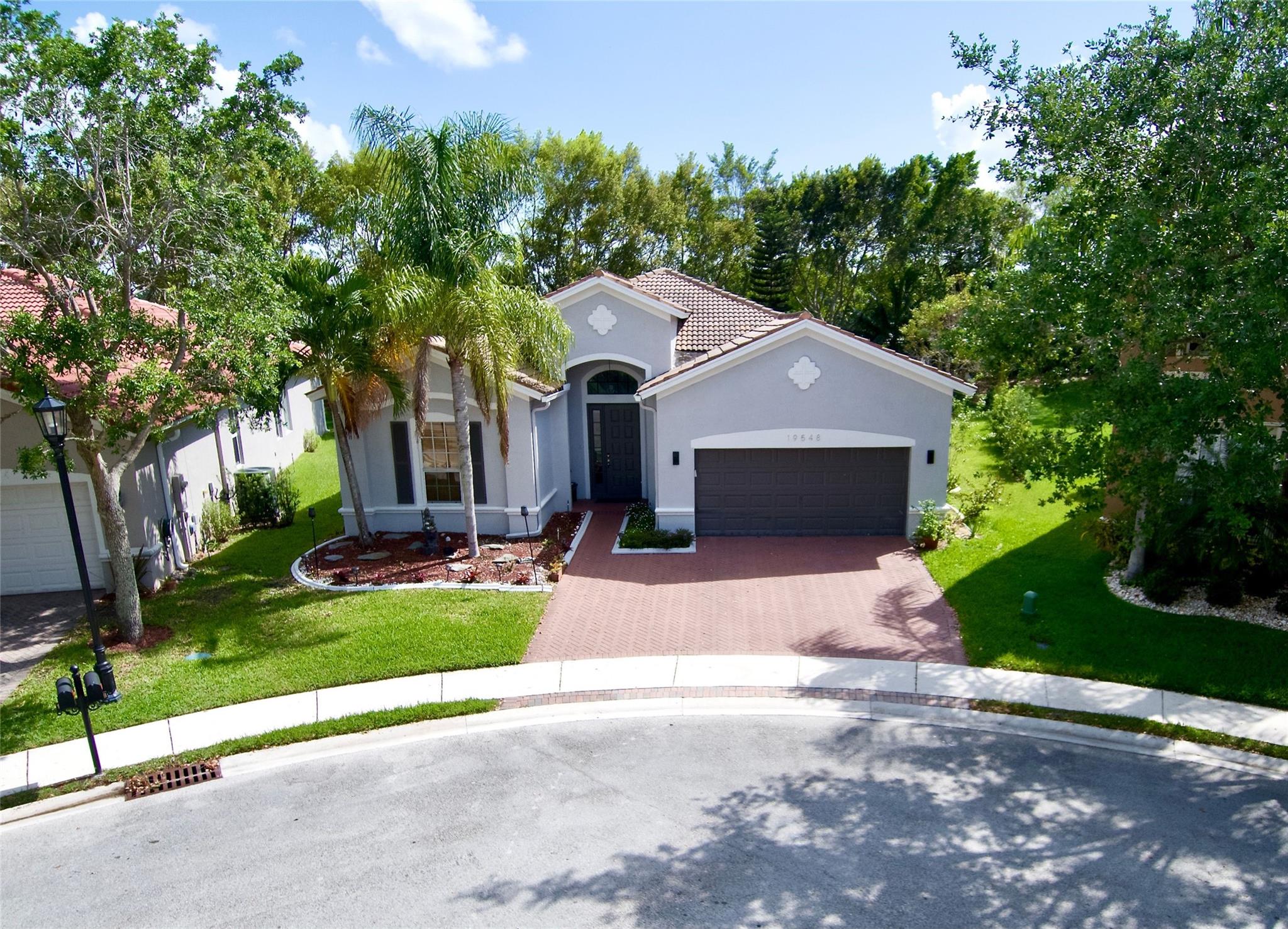 Whitewater Ave, Weston, FL 33332