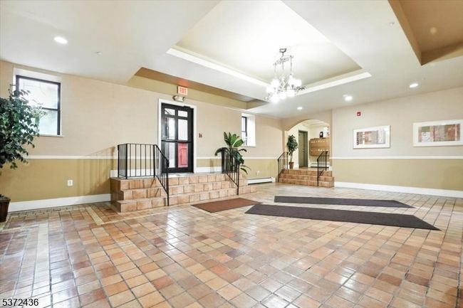 APT-3C - 5 Pomona Ave, Townhouse with 2 bedrooms, 1 bathrooms and null parking in Newark NJ | Image 5