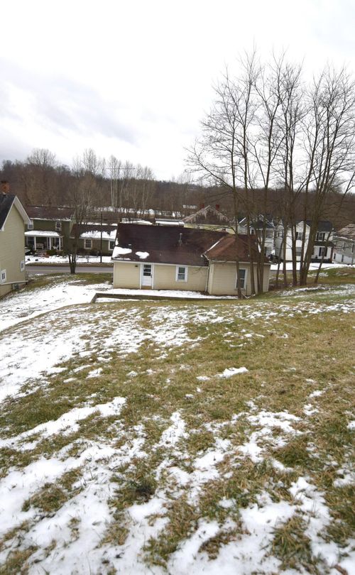 213 E Main St, Junction City, OH, 43748-9629 | Card Image