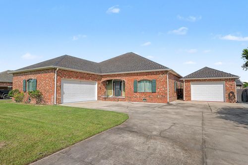 228 Lake Mechant Ct, Houma, LA, 70360-8327 | Card Image