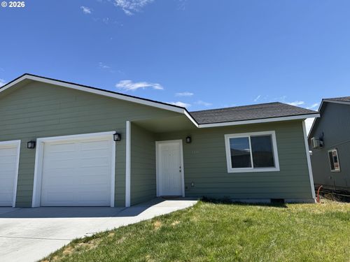 1268 Sw 12th St, Pendleton, OR, 97801 | Card Image