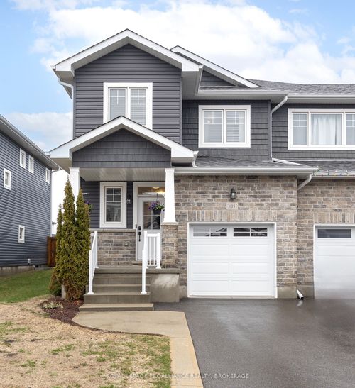 105 Hazlett St, Amherstview, ON, K7N0C1 | Card Image