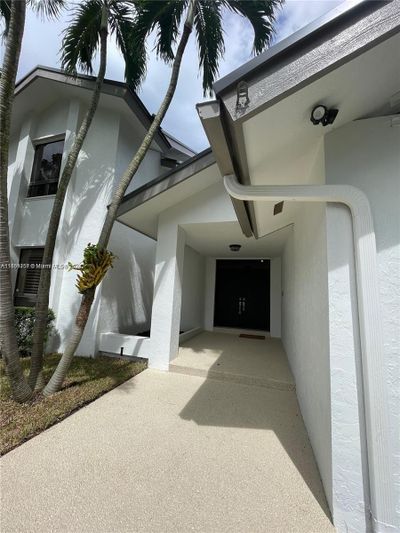 8265 Sw 176th Ter, House other with 4 bedrooms, 4 bathrooms and null parking in Palmetto Bay FL | Image 3