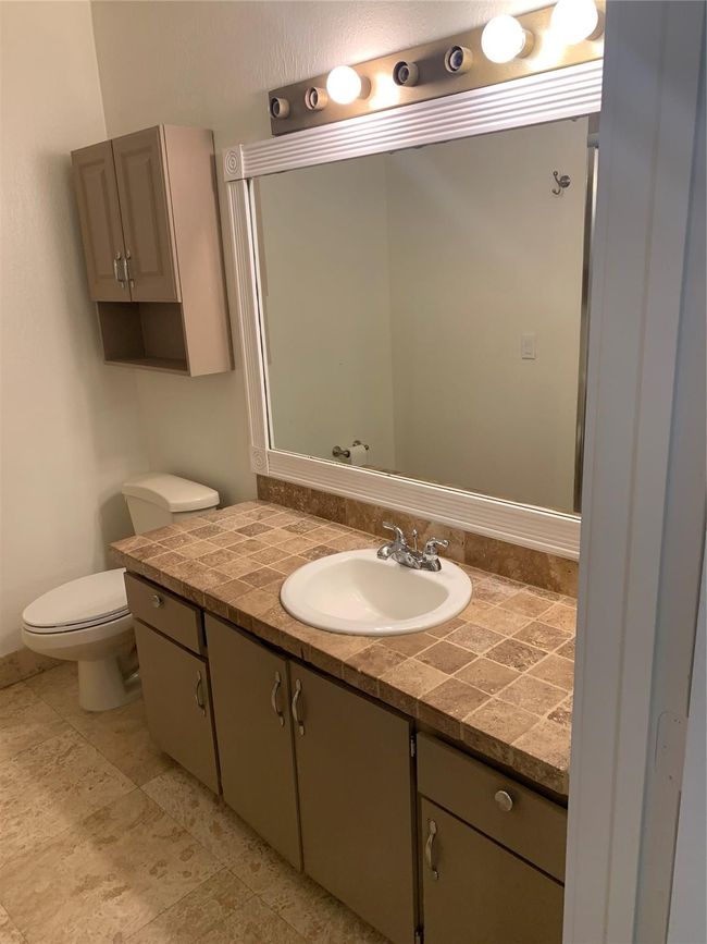 1700 Nw 4 Th Ave, Townhouse with 2 bedrooms, 3 bathrooms and null parking in Boca Raton FL | Image 4