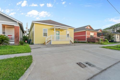 3619 Avenue S, Galveston, TX, 77550-8839 | Card Image