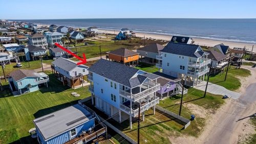218 Ocean Ave, Surfside Beach, TX, 77541-8947 | Card Image