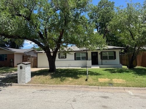 320 Anderson Dr, Hurst, TX, 76053-6540 | Card Image
