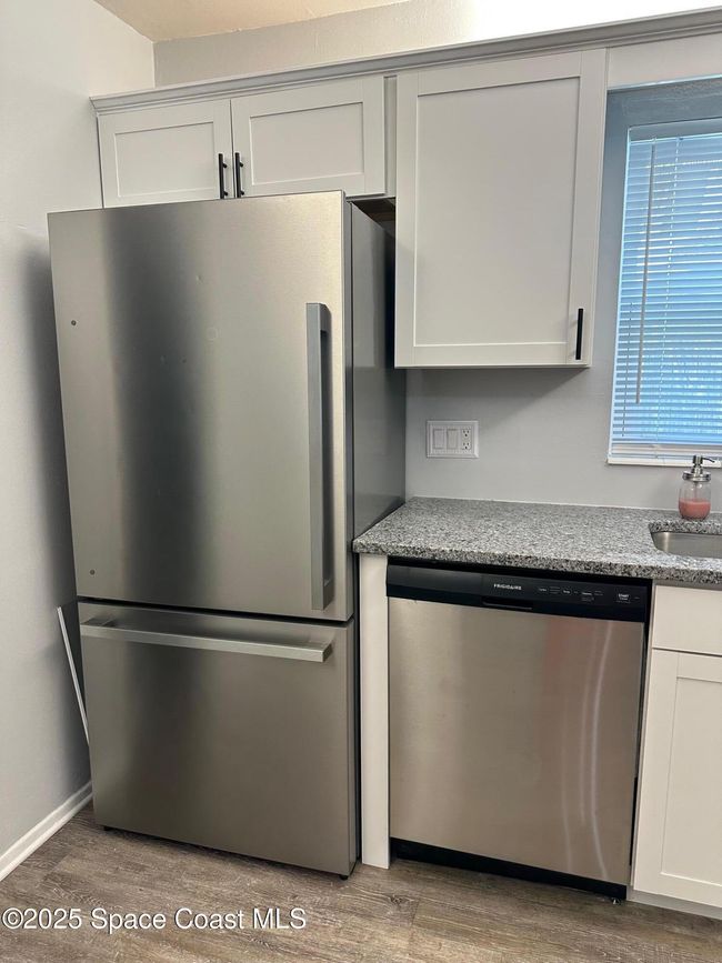Newer Stainless Steel Appliances | Image 8