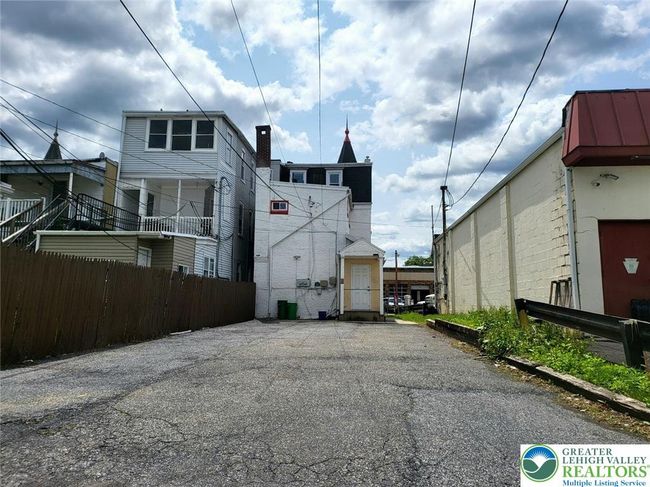 1245 W Turner St, Townhouse with 5 bedrooms, 2 bathrooms and null parking in Allentown PA | Image 16
