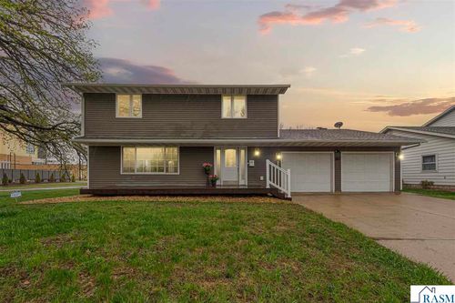 1110 Anderson Dr, Mankato, MN, 56001-4704 | Card Image