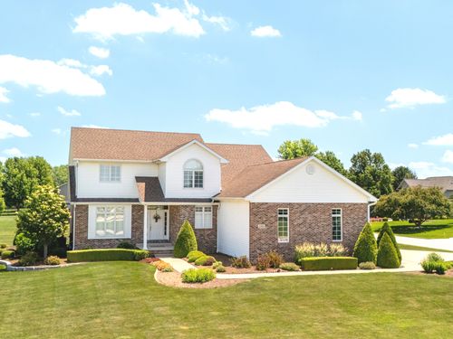 2305 Fox Run Dr, Kankakee, IL, 60901-8402 | Card Image