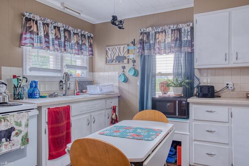 6035 Wilkinson Rd, Corunna, MI, 48817-9764 | Card Image