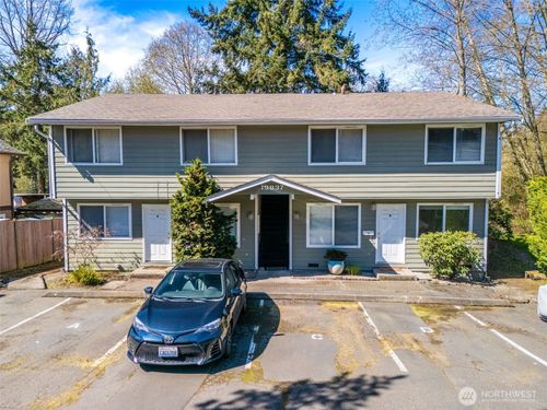 19837 25th Ave Ne, Shoreline, WA, 98155-1349 | Card Image