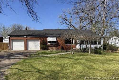 6211 E 5th St, Tulsa, OK, 74112-3111 | Card Image