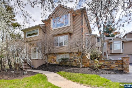 18 Dockery Dr, West Orange, NJ, 07052-3451 | Card Image