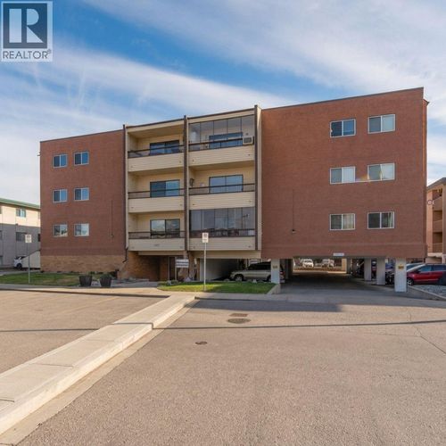 202-555 Rowcliffe Ave, Kelowna, BC, V1Y5Y8 | Card Image