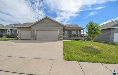 3900 S Homerun Ave, Sioux Falls, SD, 57110-4806 | Card Image