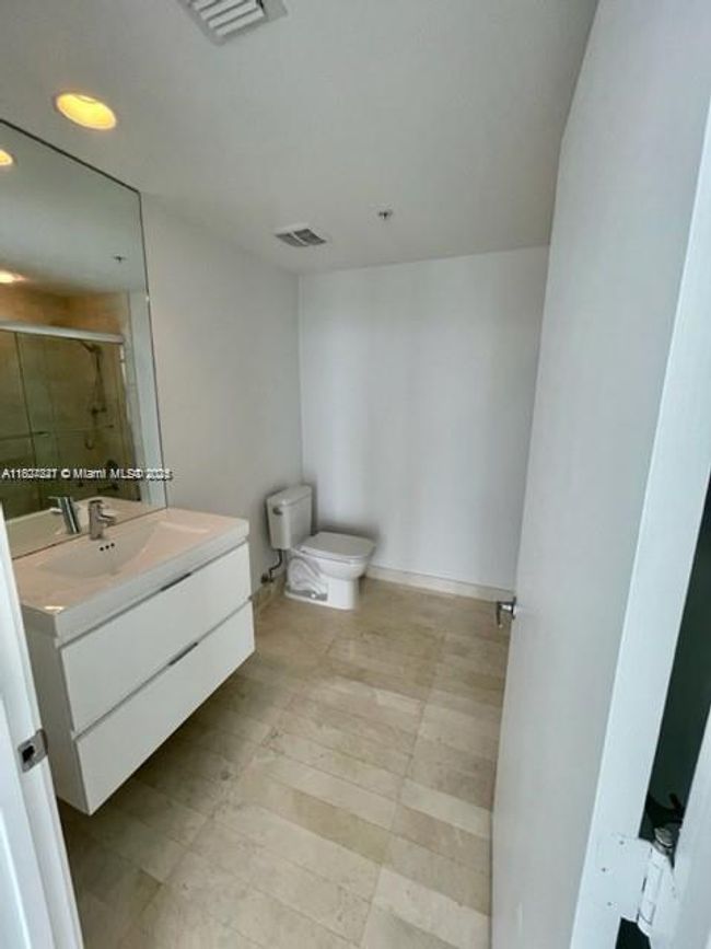 APT-2305 - 17301 Biscayne Blvd, Condo with 2 bedrooms, 3 bathrooms and null parking in Aventura FL | Image 16