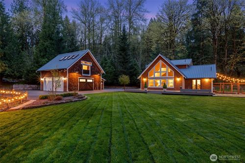 23605 Se 132nd Way, Issaquah, WA, 98027-7301 | Card Image