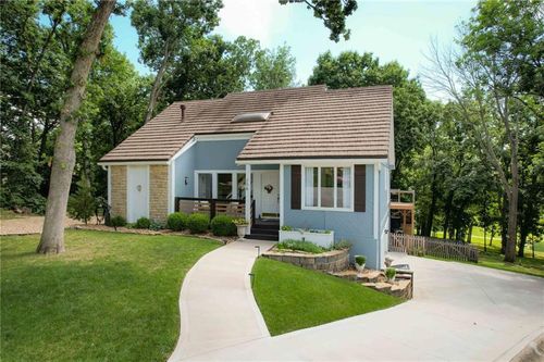 208 Ne Landings Cir, Lee's Summit, MO, 64064-1543 | Card Image