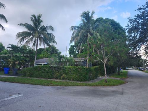 --6570 Thomas St, Hollywood, FL, 33024-4037 | Card Image