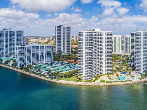 apt-3107-19101 Mystic Pointe Dr, Aventura, FL, 33180-4523 | Card Image