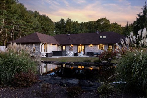 140 White Birch Cir, Hope, RI, 02831-1107 | Card Image