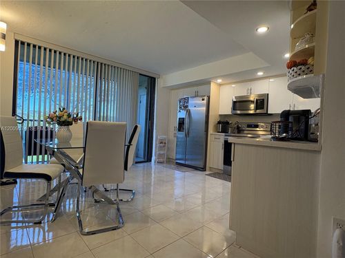 219-8025 Sw 107th Ave, Miami, FL, 33173-4833 | Card Image