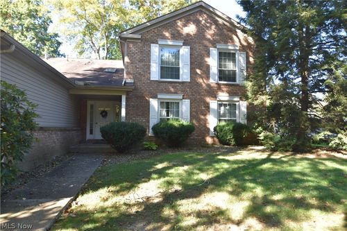 7636 Huntington Dr, Youngstown, OH, 44512-4035 | Card Image