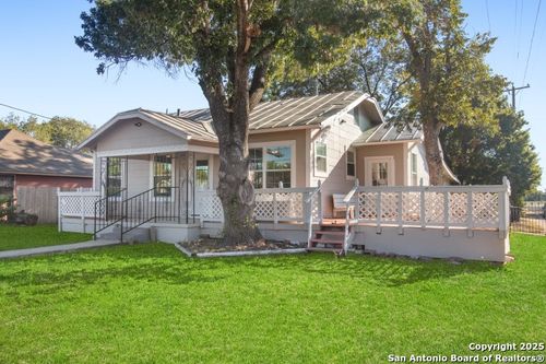2738 Christian Dr, San Antonio, TX, 78222-1321 | Card Image