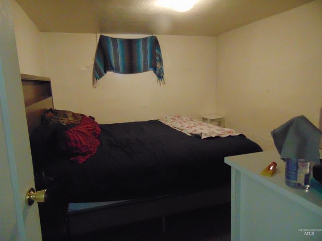 655 Sw 4 Th St, Home with 4 bedrooms, 2 bathrooms and 4 parking in Ontario OR | Image 13