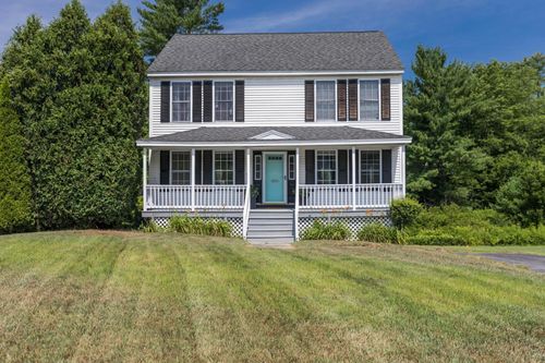 7 Squire Dr, Somersworth, NH, 03878-2826 | Card Image